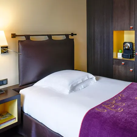 Eastwest By Malone Hotel