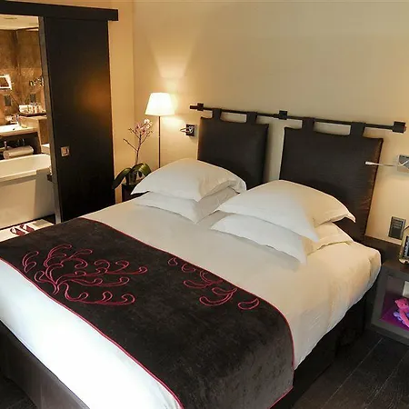 Eastwest By Malone Hotel 4*