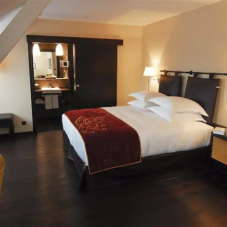 Eastwest By Malone Hotel 4*